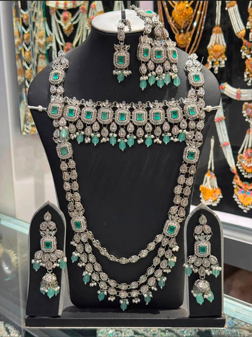 Royal Emerald Kundan & Pearl Bridal Jewellery Set