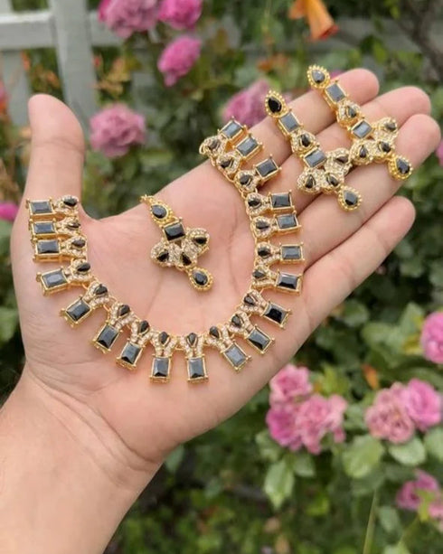 Zircon Lustre Set