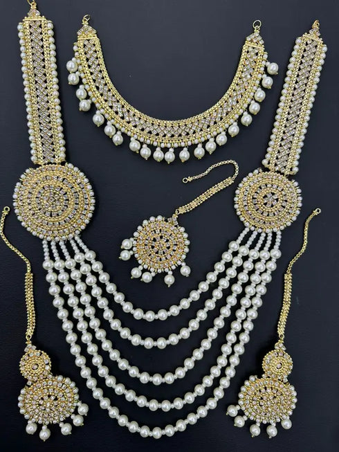 Manjus Bridal Sets