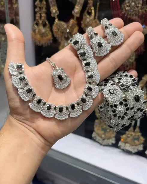 Crimson Crown Zircon Set with openable bangles