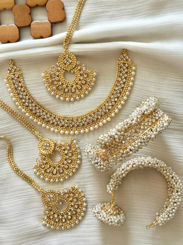 manjus party wera set with bangles