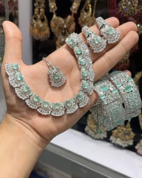 Crimson Crown Zircon Set with openable bangles