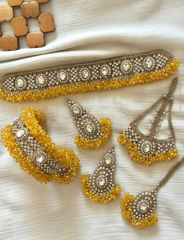 Gajra party wear set with bangles