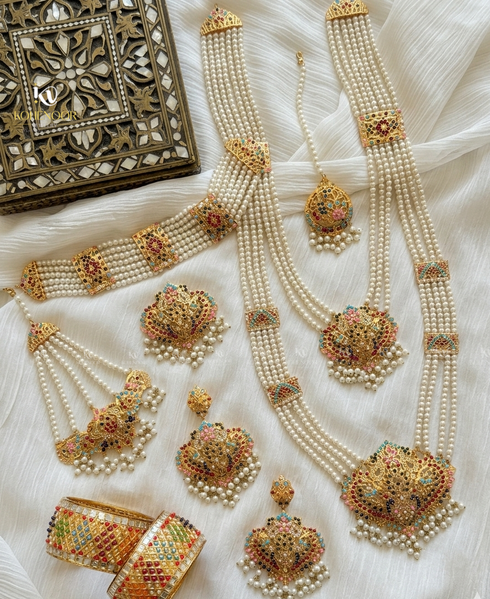 HYDRABADI 7 layer set with bangles