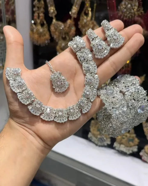 Crimson Crown Zircon Set with openable bangles