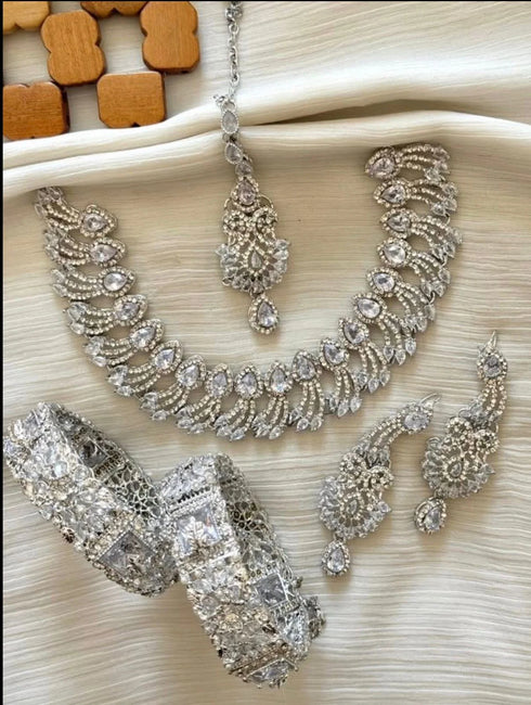 Cut work turkish set with bangles